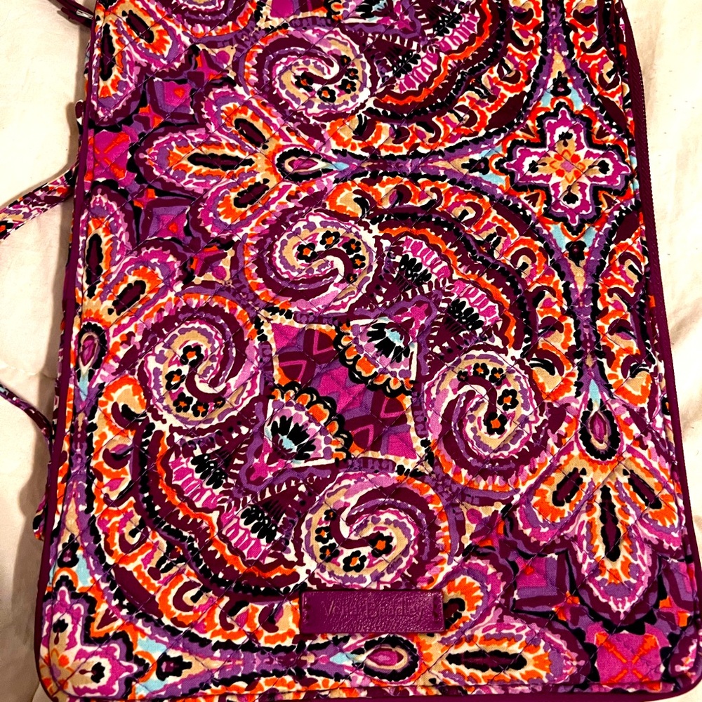 Vera bradley ipad holder with pockets